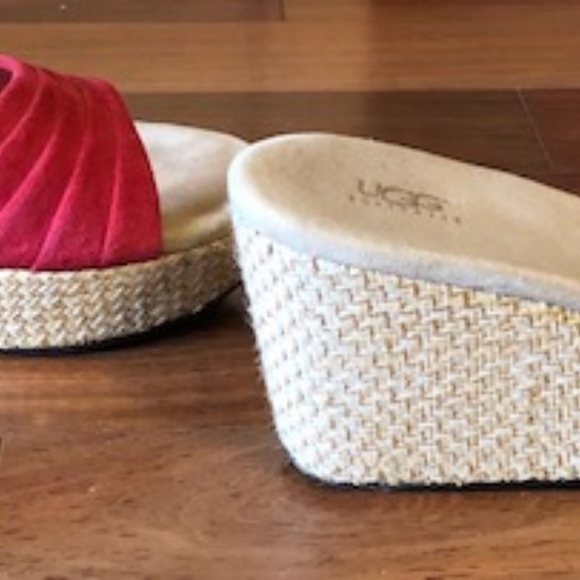 UGG RED SUEDE PLATFORM WEDGE - Picture 3 of 5